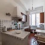 Guesthost - Bright - San Pietro & Castel Sant'angelo Apartment Rome