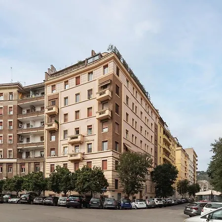 Guesthost - Bright - San Pietro & Castel Sant'angelo Apartment